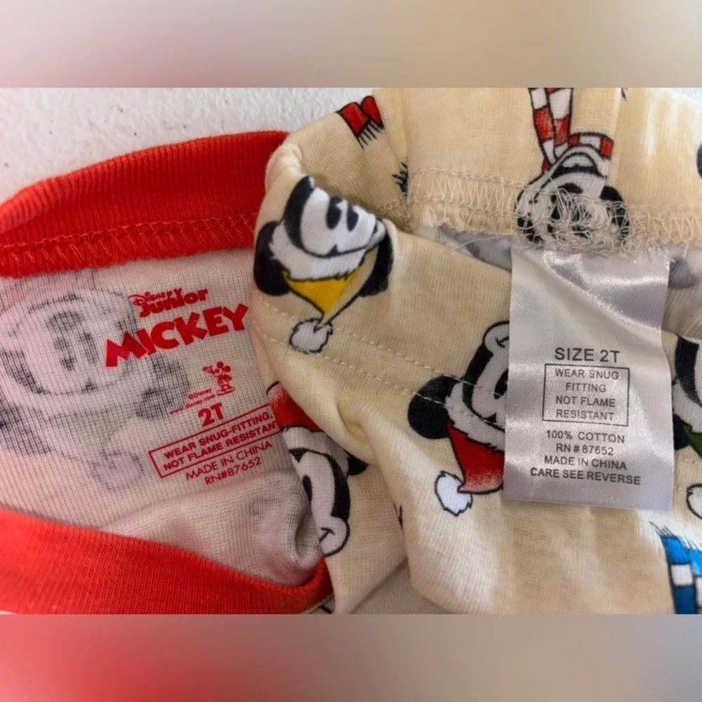 DISNEY‎ Christmas Mickey Mouse Pajama Set Toddler Pluto Long Sleeve NEW 2T